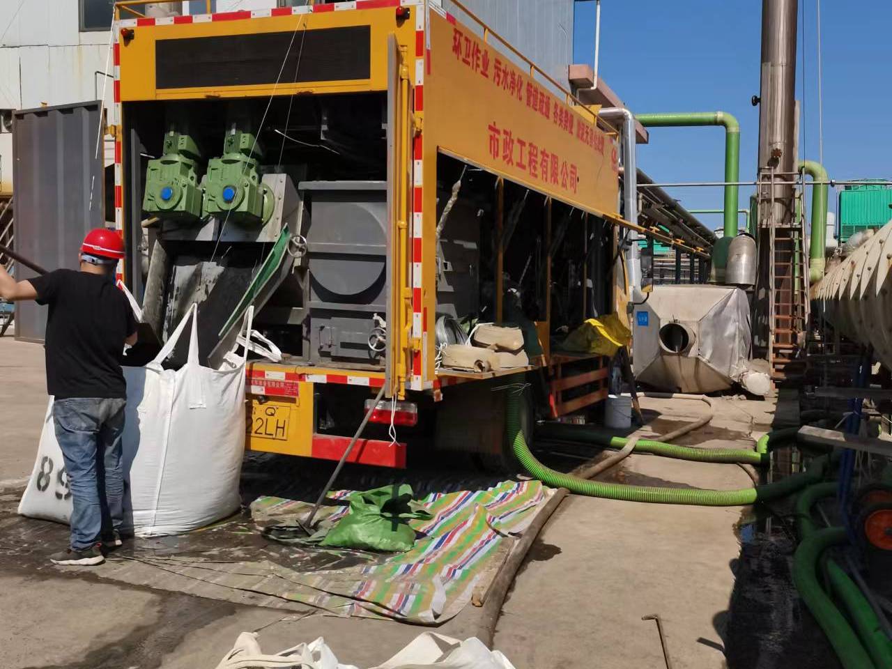 合川淤泥压干处理